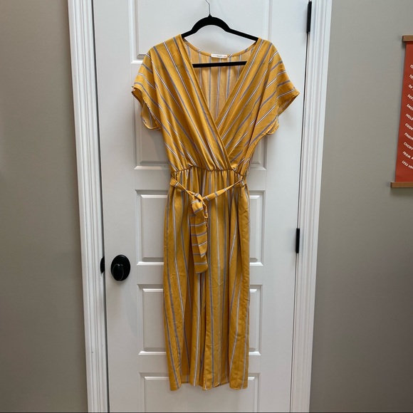 Boutique Brand Jumpsuit Yellow and Navy Sz M - Picture 1 of 2